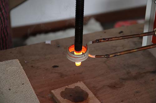 造成感应加热设备过流的原因和解决办法